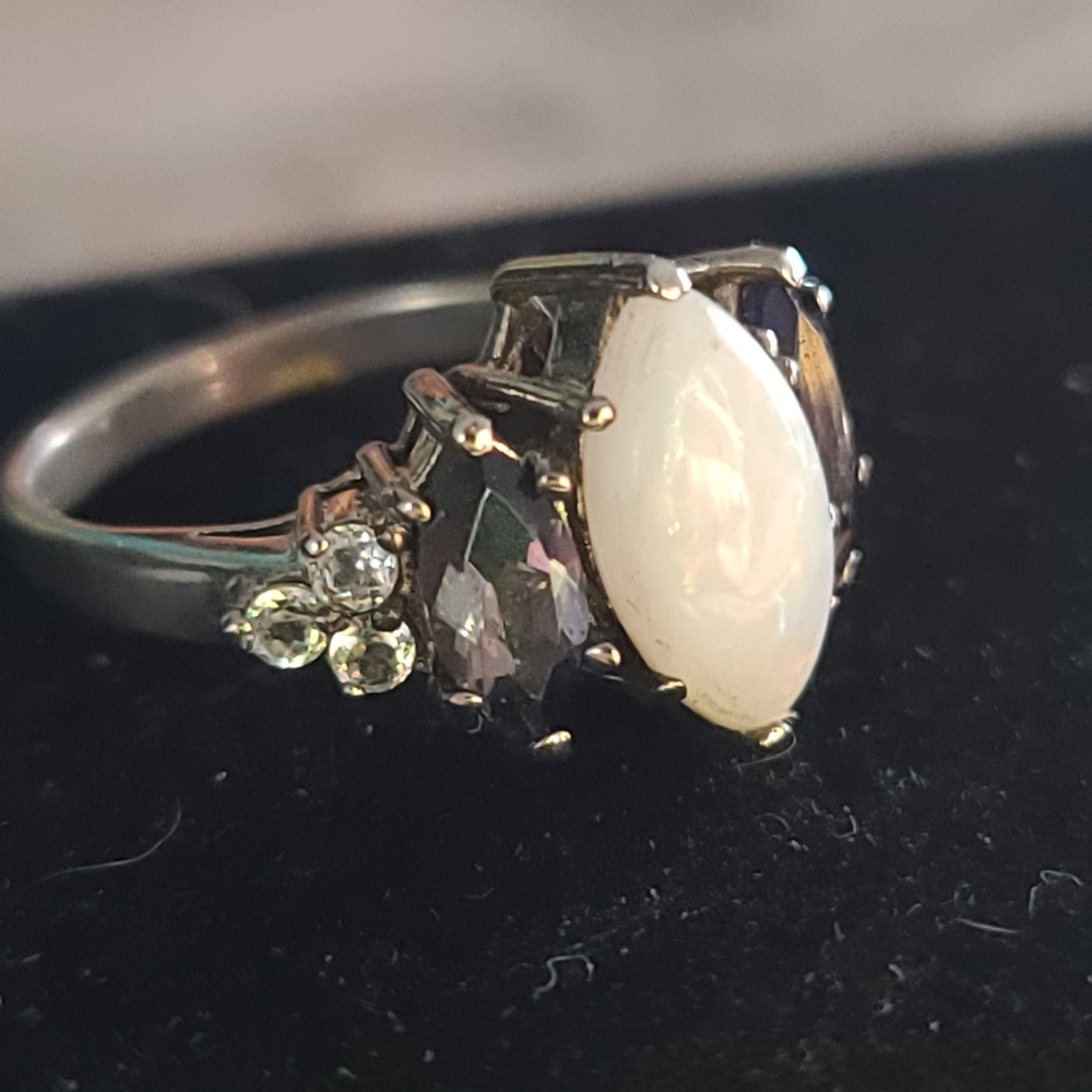 Opal Ring - Picture 2 of 12
